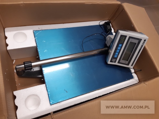 Wyposażenie i sprzęt kuchenny - pakiet zawierający 16 poz. asort. (wg oddzielnego wykazu), w tym m.in.: krajalnica pieczywa, schładzarka szokowa, pakowarka próżniowa itp. 